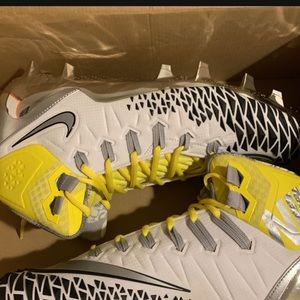 Oregon Nike Force Savage Pro cleats Size 13
